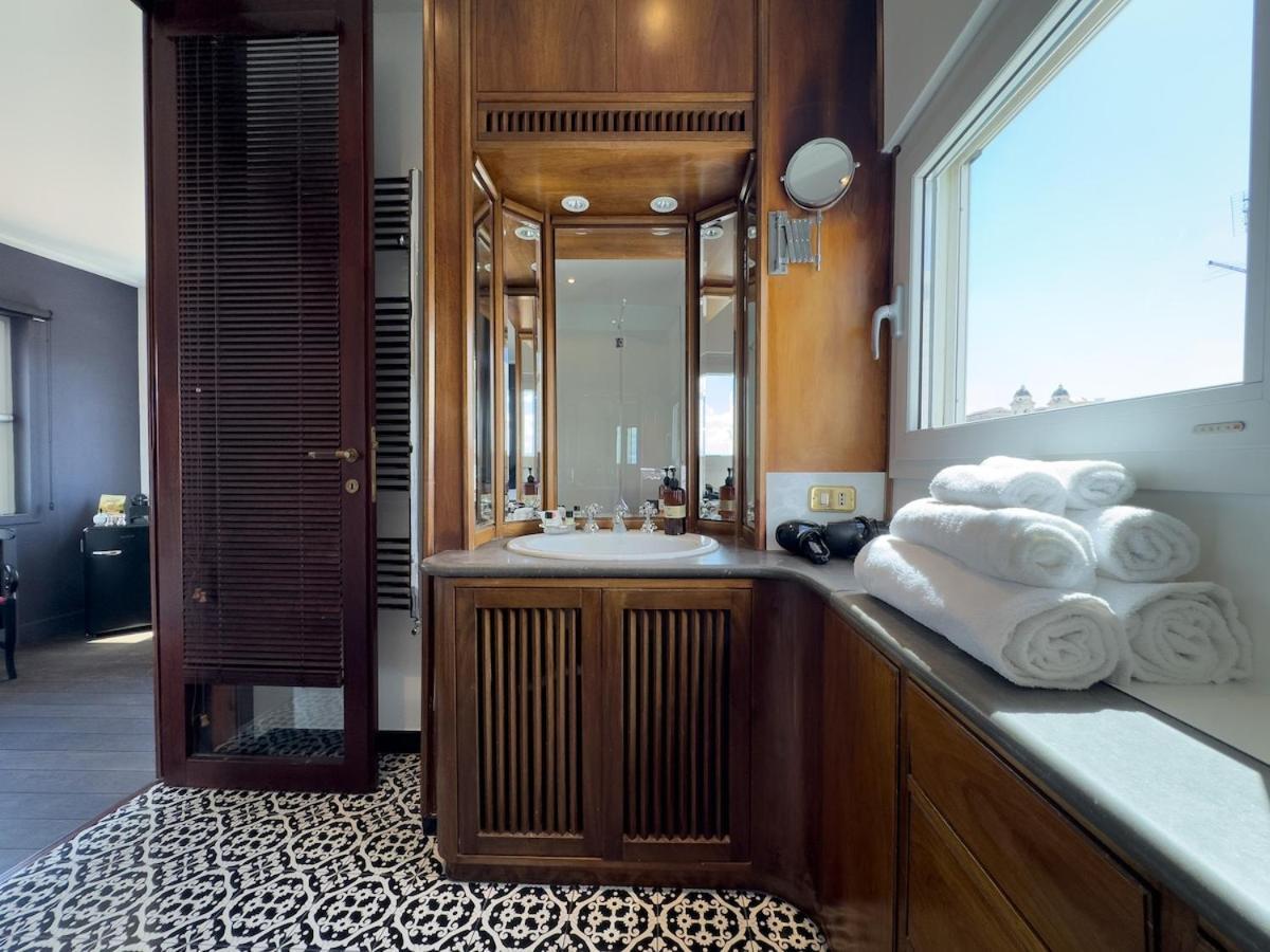 Apartment Chasing The Stars Spanish Steps Boutique Rom
