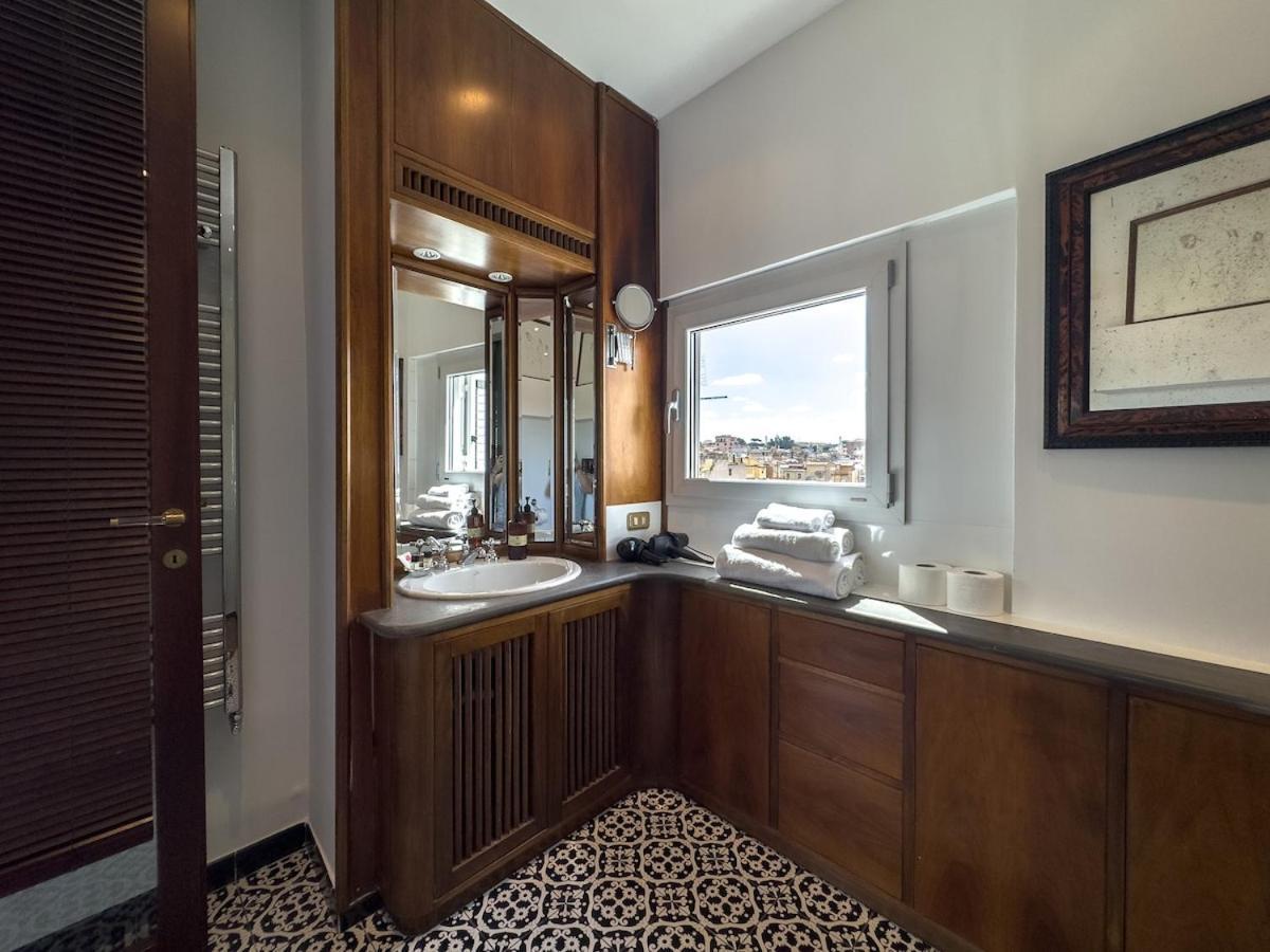 Apartment Chasing The Stars Spanish Steps Boutique Rom